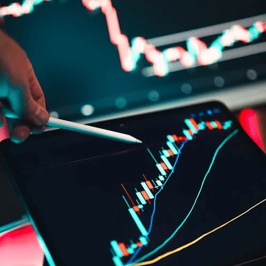 Élite Trinex - Équipe d'experts en crypto-monnaies